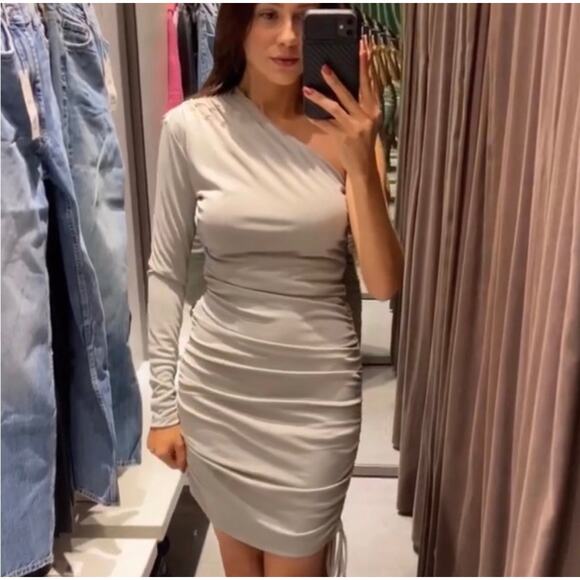 ZARA ASYMMETRICAL DRESS WITH RUCHING
LIGHT GREEN - Picture 3 of 15